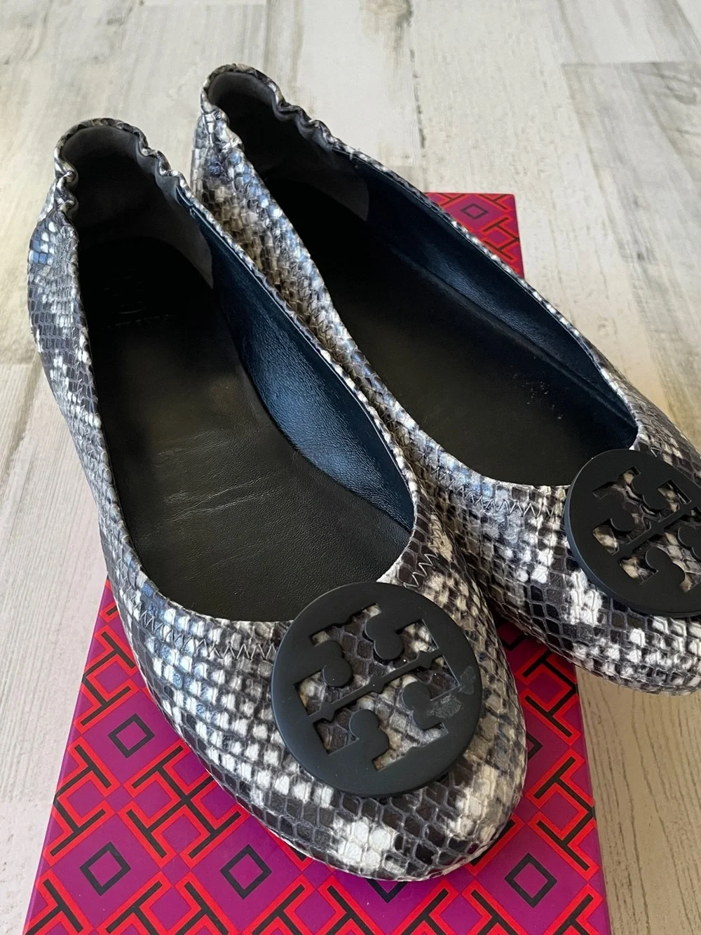 Tory Burch Gray & Black Snake-Print Reva Logo Ballet Flats 8.5